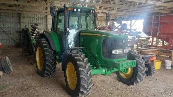 Image of John Deere 7420 equipment image 1