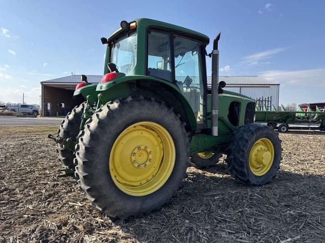 Image of John Deere 7420 equipment image 4