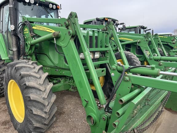 Image of John Deere 7520 equipment image 4