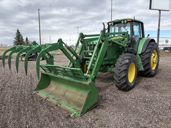 Image of John Deere 7520 Primary image
