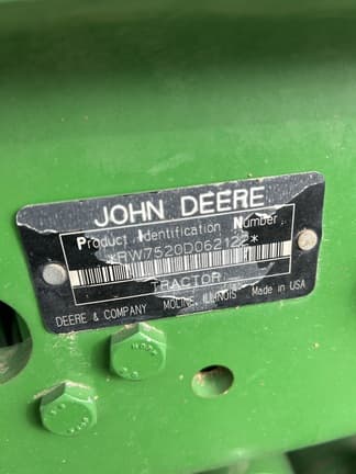 Image of John Deere 7520 equipment image 1