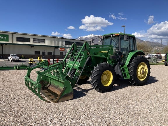 Main image John Deere 7520