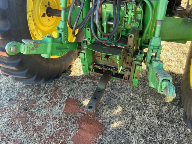 Image of John Deere 7520 equipment image 3