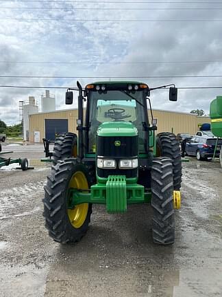 Image of John Deere 7520 equipment image 4