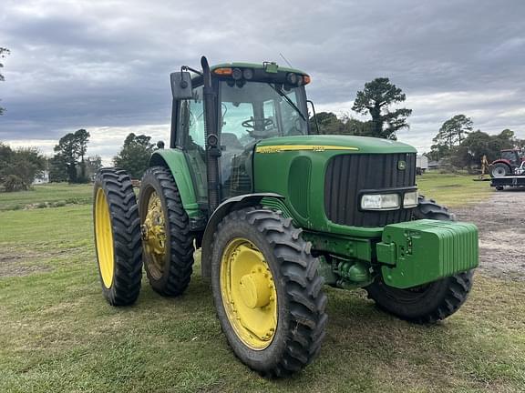 Image of John Deere 7520 equipment image 2