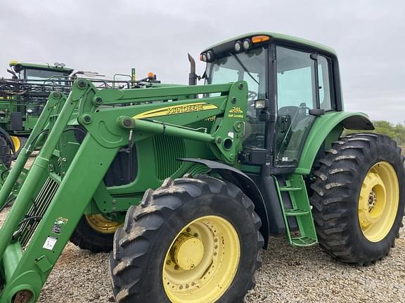 Image of John Deere 7520 equipment image 3