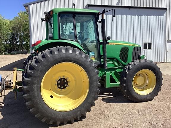 Image of John Deere 7520 equipment image 4