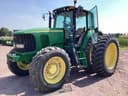 2007 John Deere 7520 Image