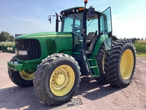 2007 John Deere 7520 Image