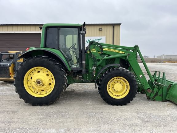 Main image John Deere 7520