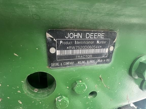 Image of John Deere 7520 equipment image 1