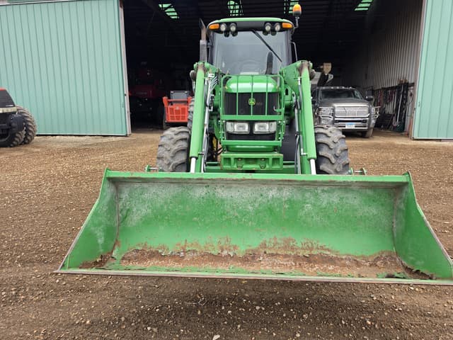 Image of John Deere 7520 equipment image 2