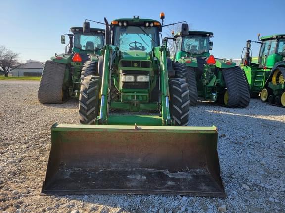 Image of John Deere 7520 equipment image 1