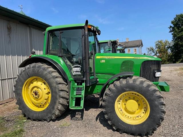 Image of John Deere 7520 equipment image 3