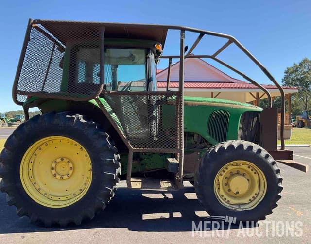 Image of John Deere 7520 equipment image 2