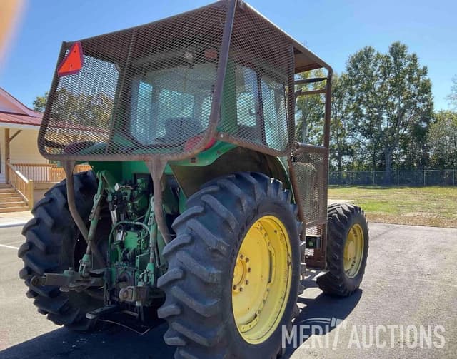 Image of John Deere 7520 equipment image 4