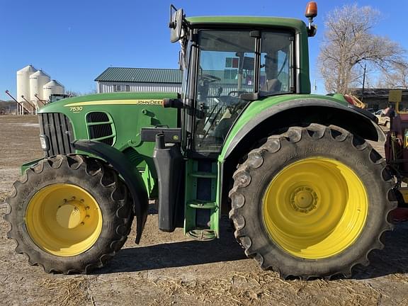 Image of John Deere 7530 Premium Primary image