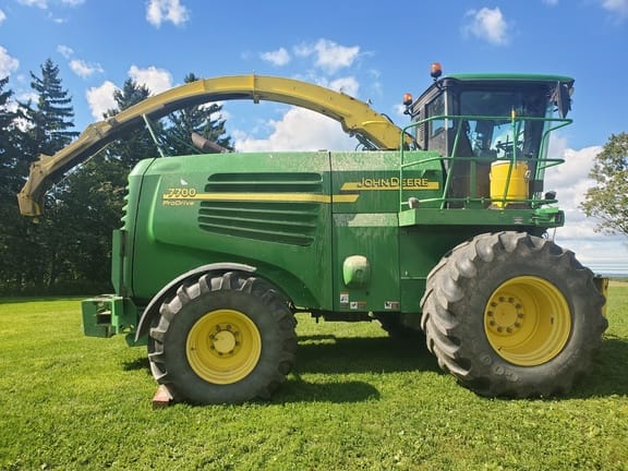 2007 John Deere 7700 Image