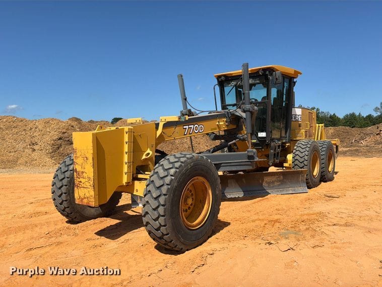 2007 John Deere 770D Equipment Image0