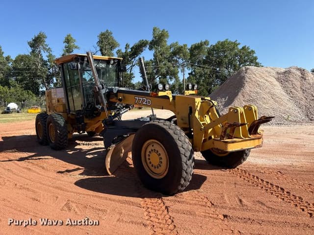 Image of John Deere 772D equipment image 2