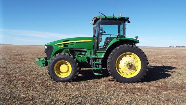 Image of John Deere 7830 equipment image 2