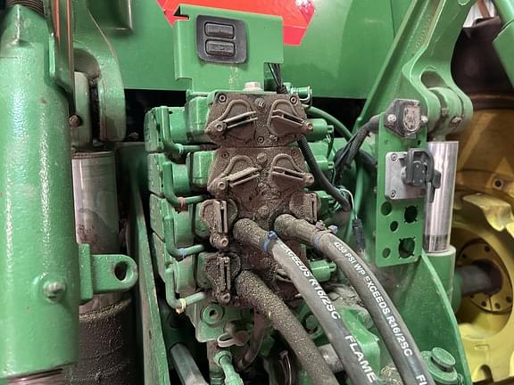 Image of John Deere 8130 equipment image 2