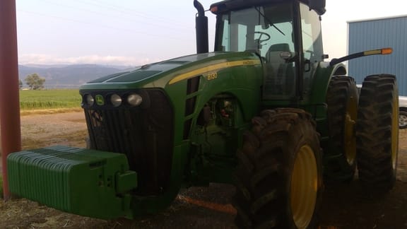 2007 John Deere 8130 Equipment Image0