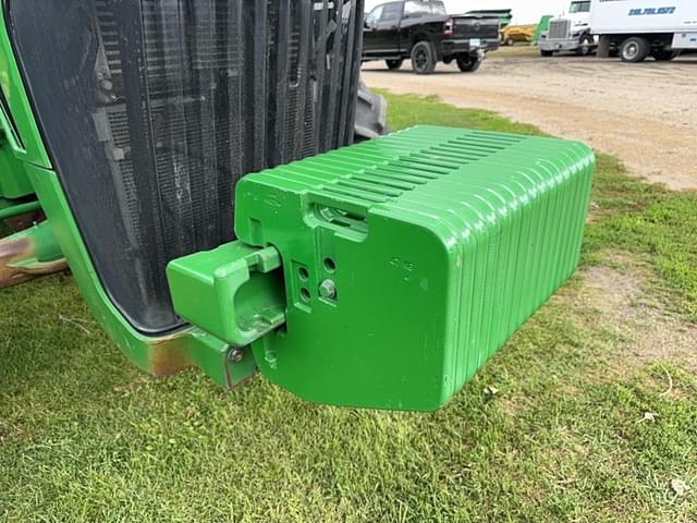 Image of John Deere 8130 equipment image 3