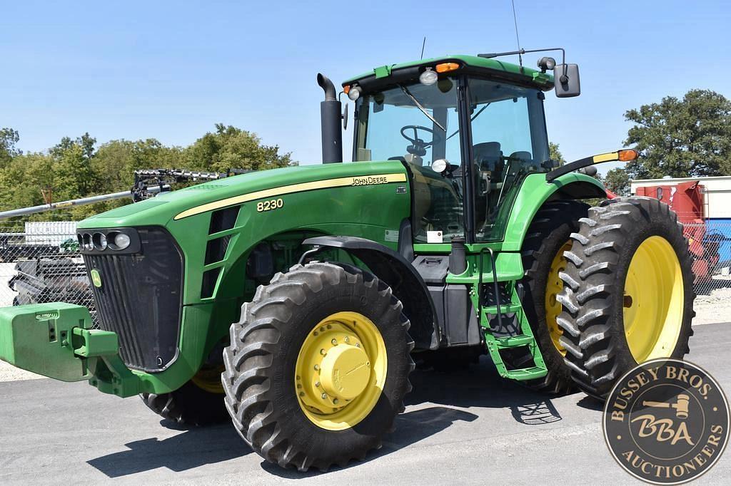 Image of John Deere 8230 Primary image