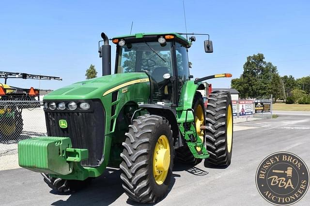 Image of John Deere 8230 equipment image 1