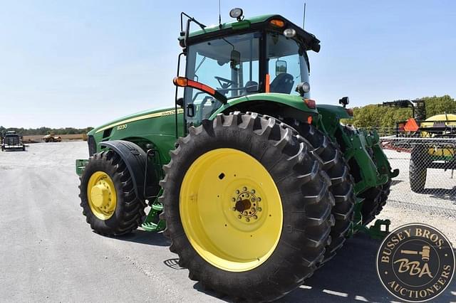 Image of John Deere 8230 equipment image 2