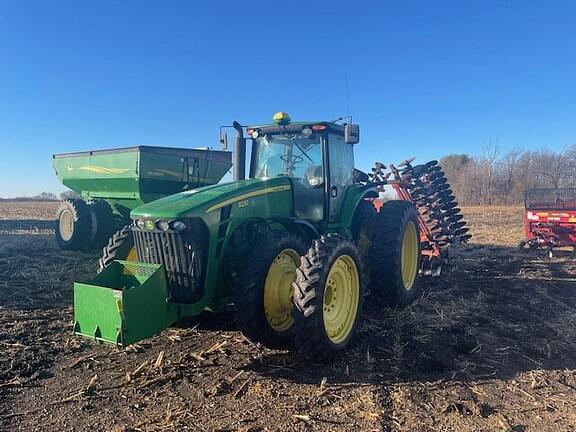 Image of John Deere 8230 equipment image 2