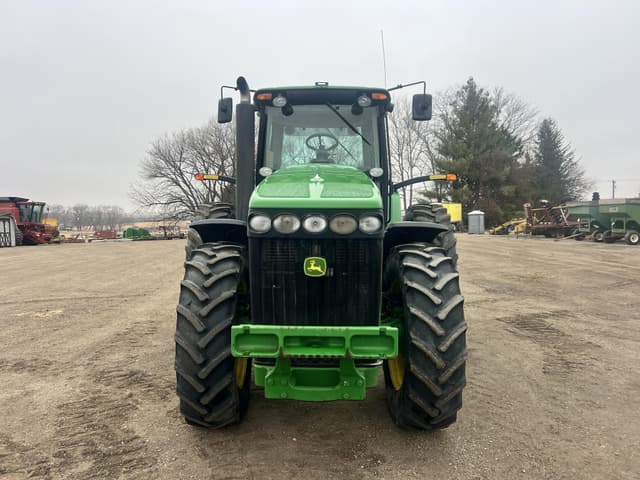 Image of John Deere 8230 equipment image 1