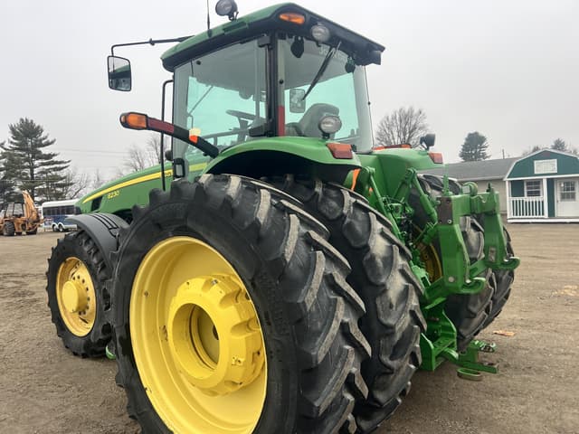 Image of John Deere 8230 equipment image 4
