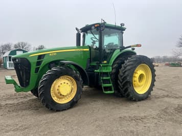 Main image John Deere 8230