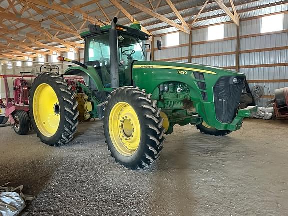 Image of John Deere 8230 Primary image