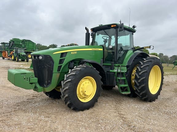 Image of John Deere 8230 Primary image