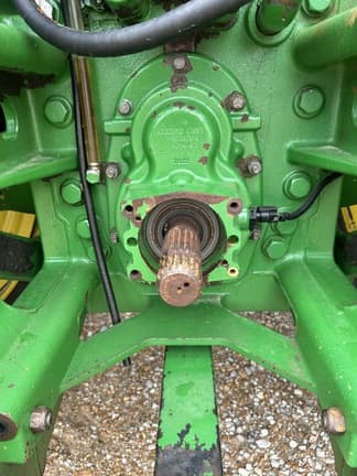 Image of John Deere 8230 equipment image 3