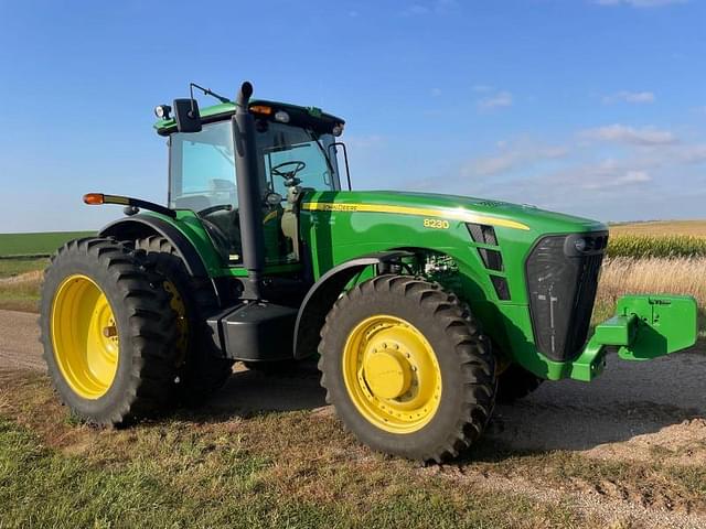 Image of John Deere 8230 equipment image 1