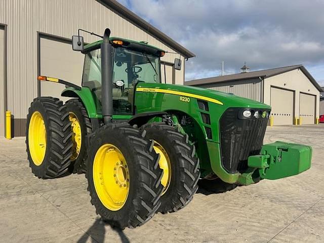 Image of John Deere 8230 equipment image 2