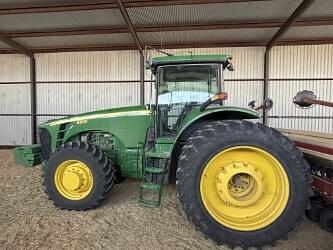Image of John Deere 8330 equipment image 1