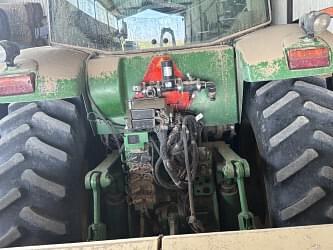 Image of John Deere 8330 equipment image 4