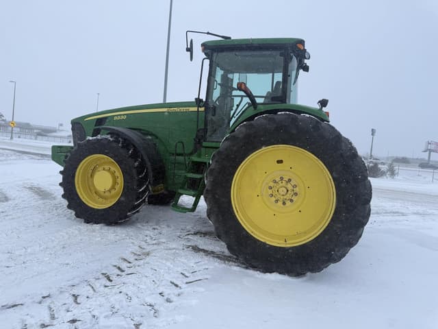 Image of John Deere 8330 equipment image 3