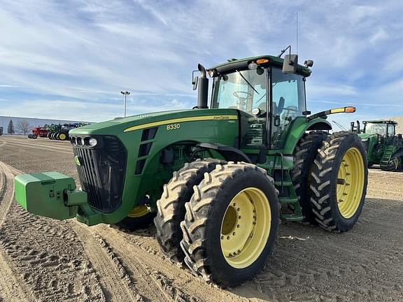 Image of John Deere 8330 equipment image 1