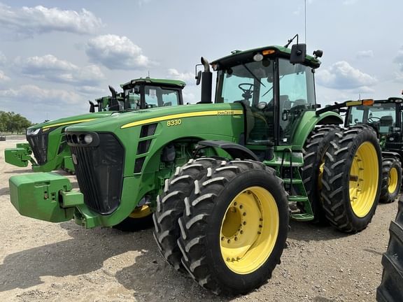 Main image John Deere 8330