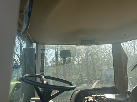 Image of John Deere 8330 equipment image 2