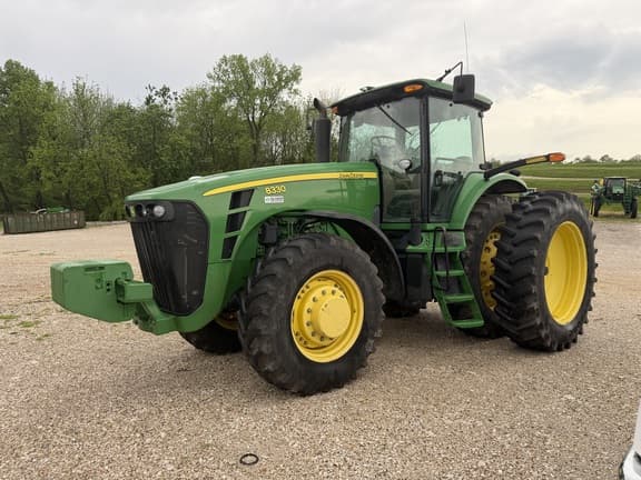 Image of John Deere 8330 equipment image 1
