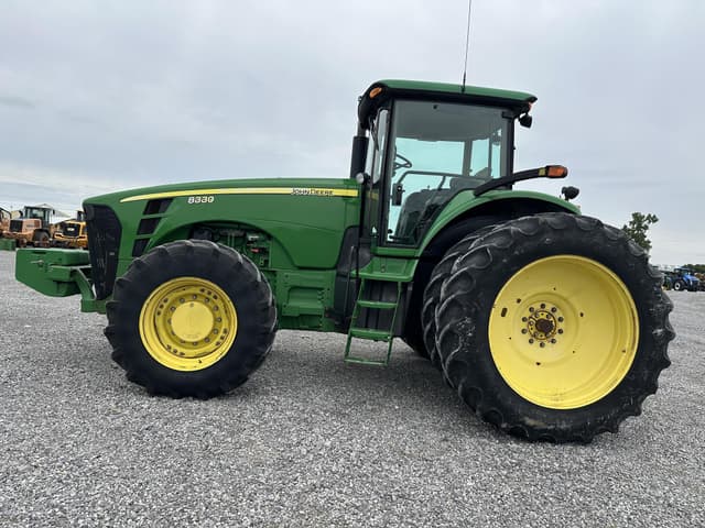 Image of John Deere 8330 equipment image 2