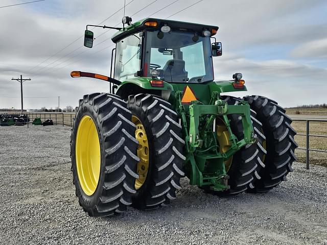 Image of John Deere 8330 equipment image 4