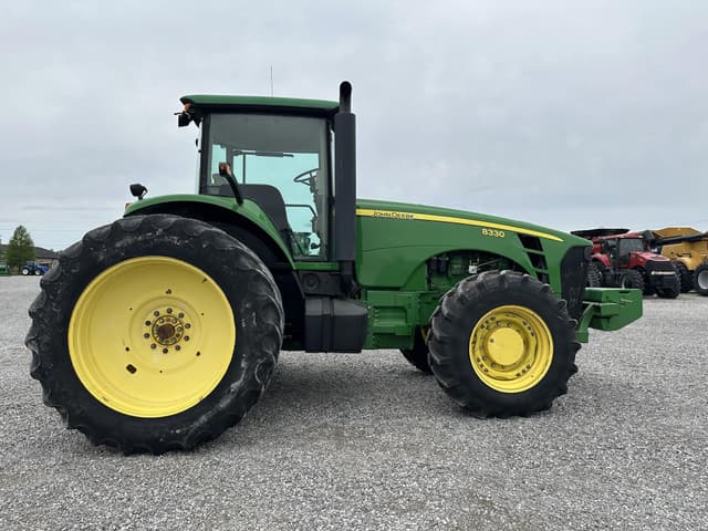 Image of John Deere 8330 equipment image 3